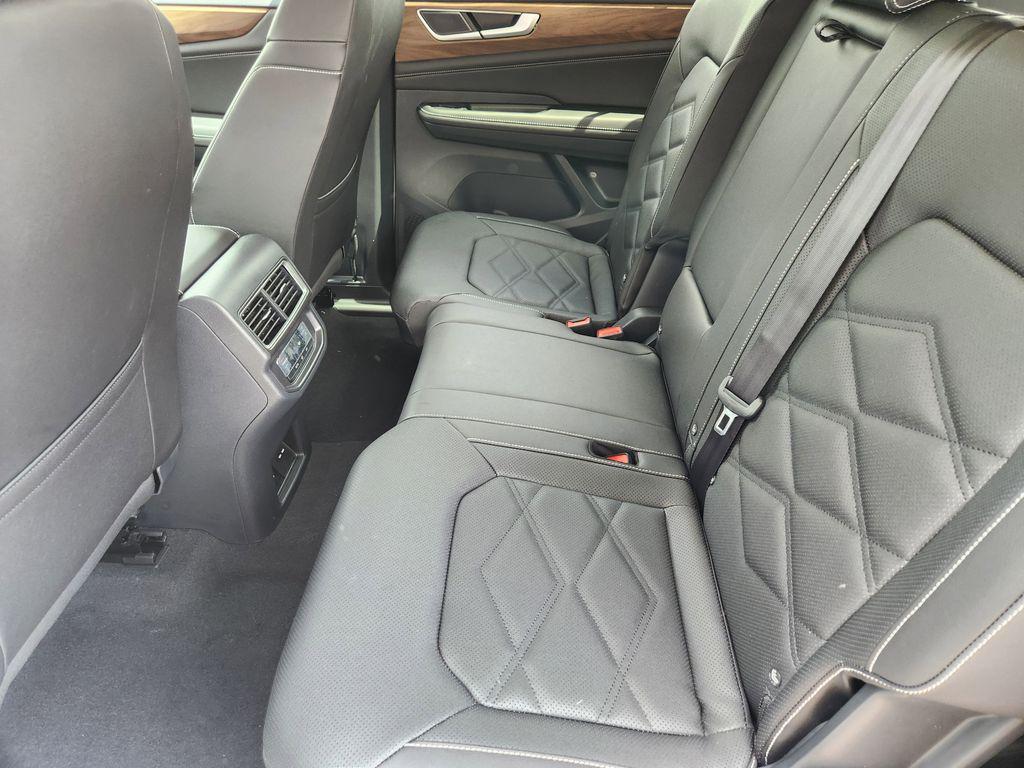 new 2026 Volkswagen Atlas car, priced at $48,946