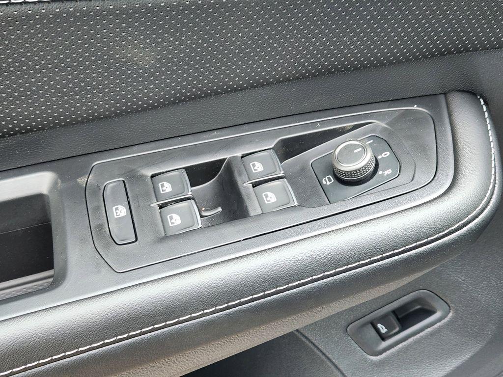 new 2026 Volkswagen Atlas car, priced at $56,084