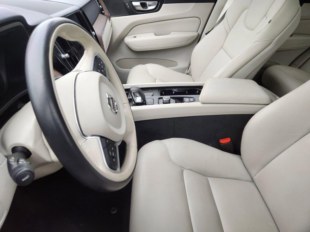 used 2022 Volvo XC60 car, priced at $24,661