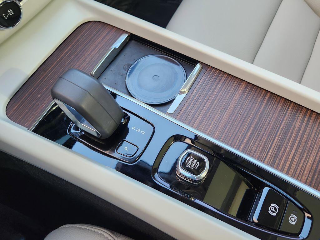 used 2022 Volvo XC60 car, priced at $23,797