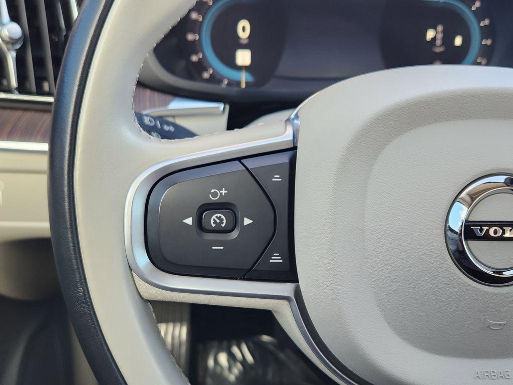 used 2022 Volvo XC60 car, priced at $23,797