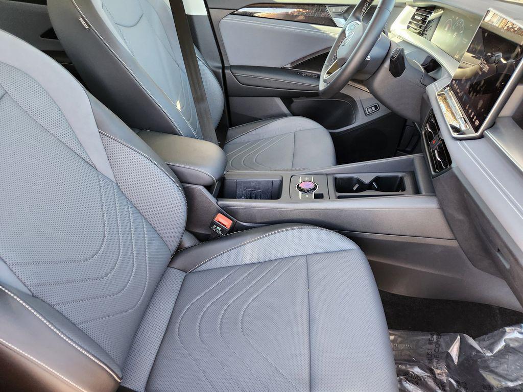 new 2025 Volkswagen Tiguan car, priced at $35,693