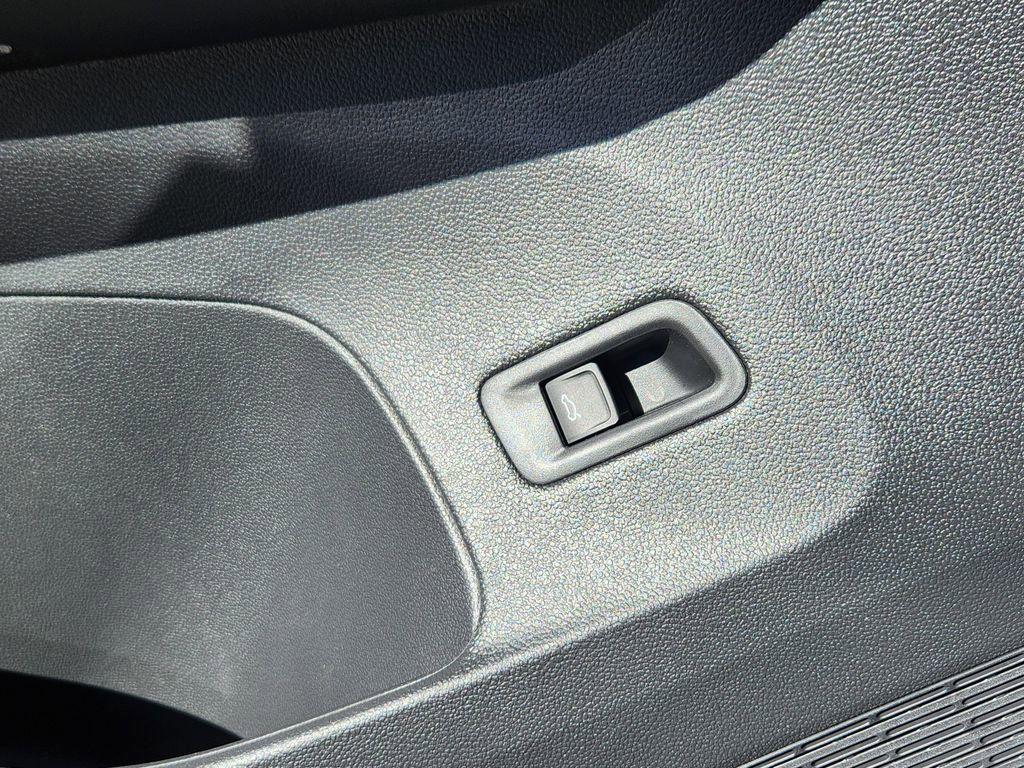 new 2026 Volkswagen Atlas car, priced at $56,084