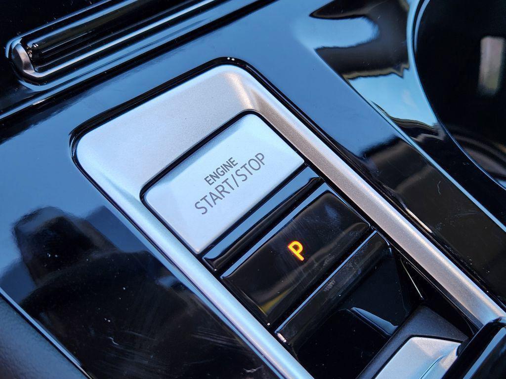 new 2026 Volkswagen Atlas car, priced at $56,084