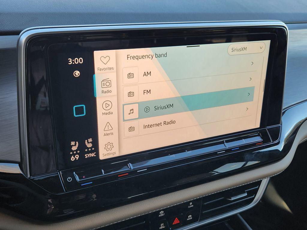 new 2026 Volkswagen Atlas Cross Sport car, priced at $46,003