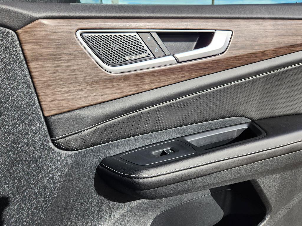 new 2026 Volkswagen Atlas car, priced at $56,682