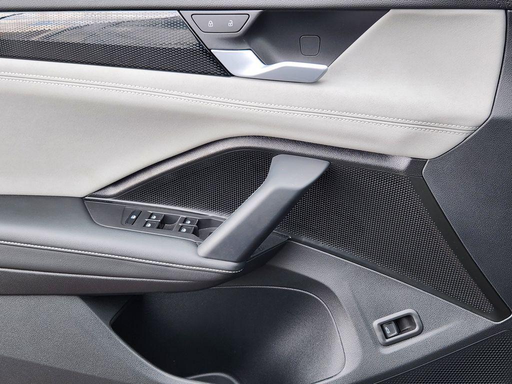 new 2025 Volkswagen Tiguan car, priced at $36,788