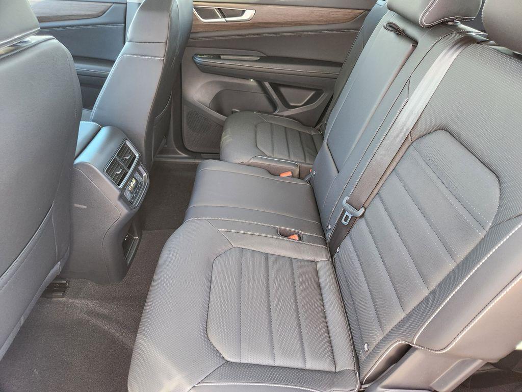 new 2026 Volkswagen Atlas car, priced at $50,984