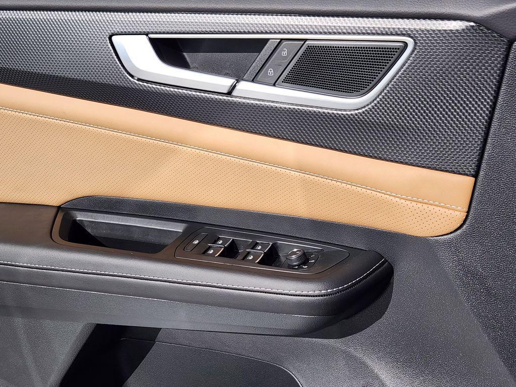 new 2026 Volkswagen Atlas Cross Sport car, priced at $51,407