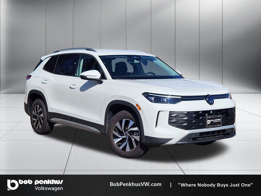 used 2025 Volkswagen Tiguan car, priced at $30,797