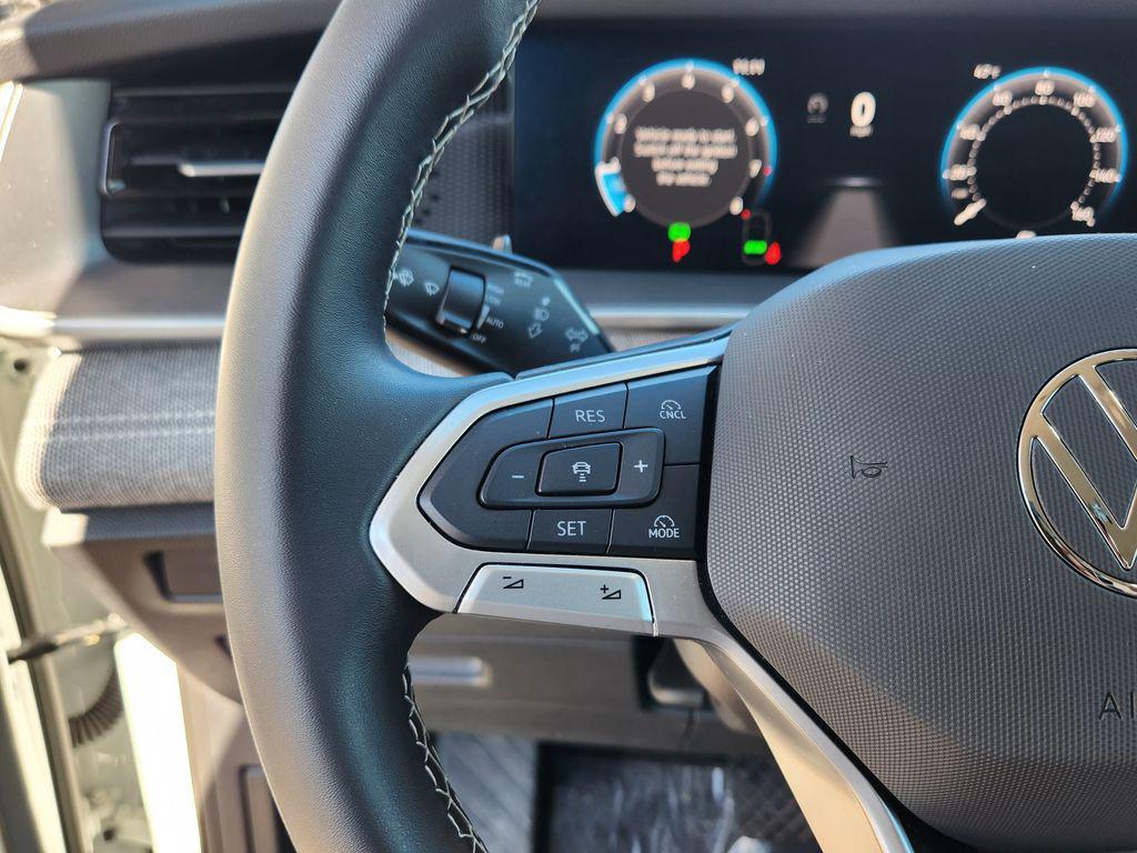 used 2025 Volkswagen Tiguan car, priced at $30,797