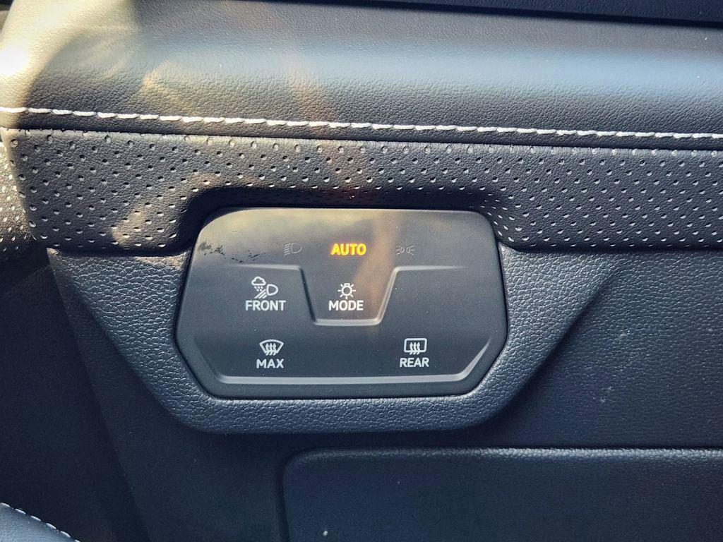 new 2026 Volkswagen Atlas Cross Sport car, priced at $52,773