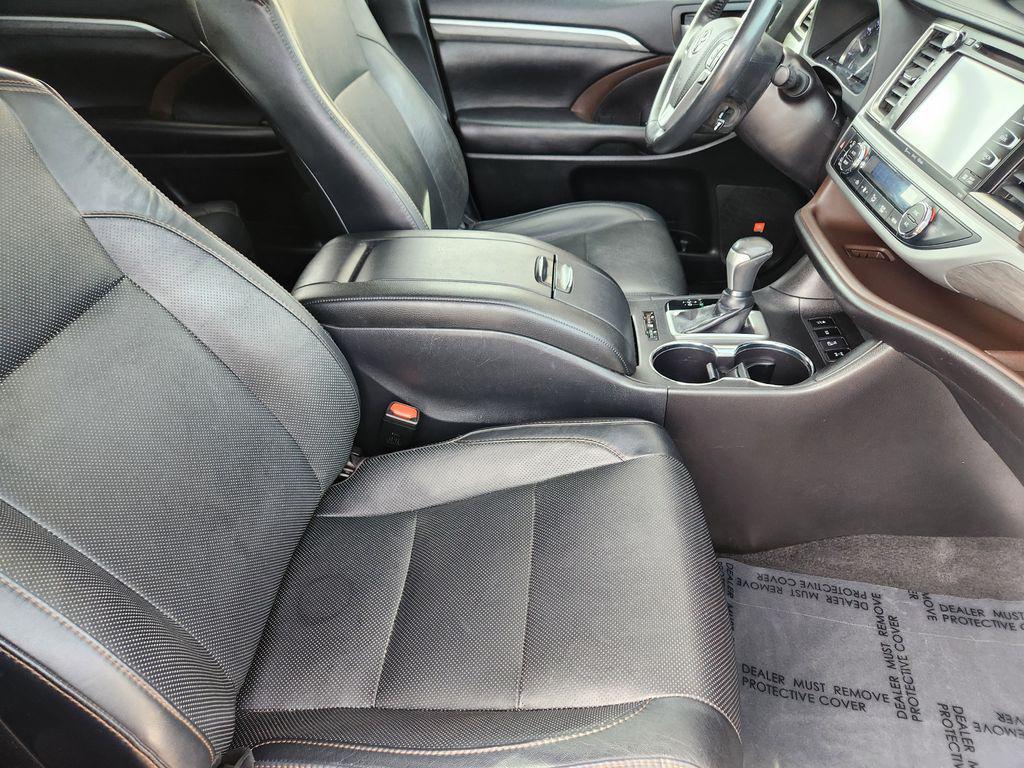 used 2019 Toyota Highlander car, priced at $25,549