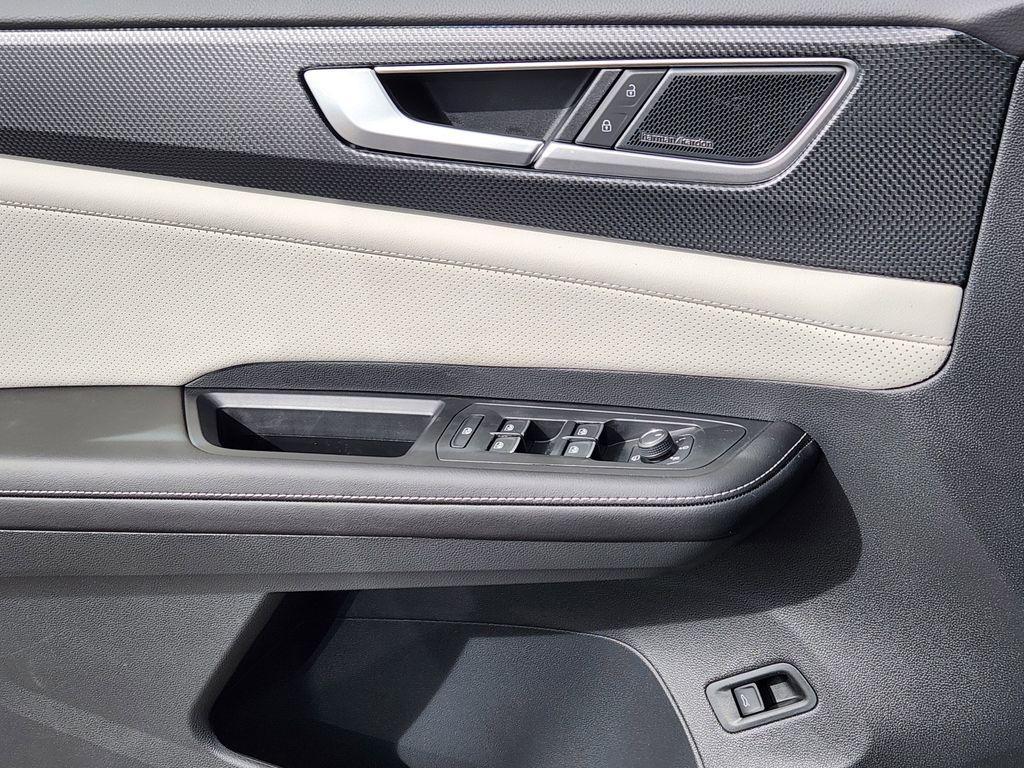 new 2026 Volkswagen Atlas Cross Sport car, priced at $54,437