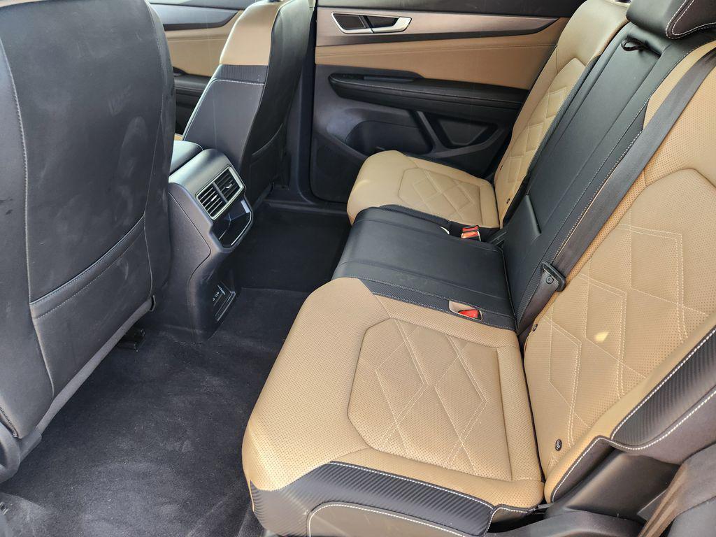 used 2025 Volkswagen Atlas Cross Sport car