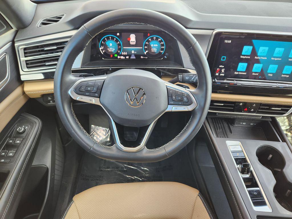 used 2025 Volkswagen Atlas Cross Sport car