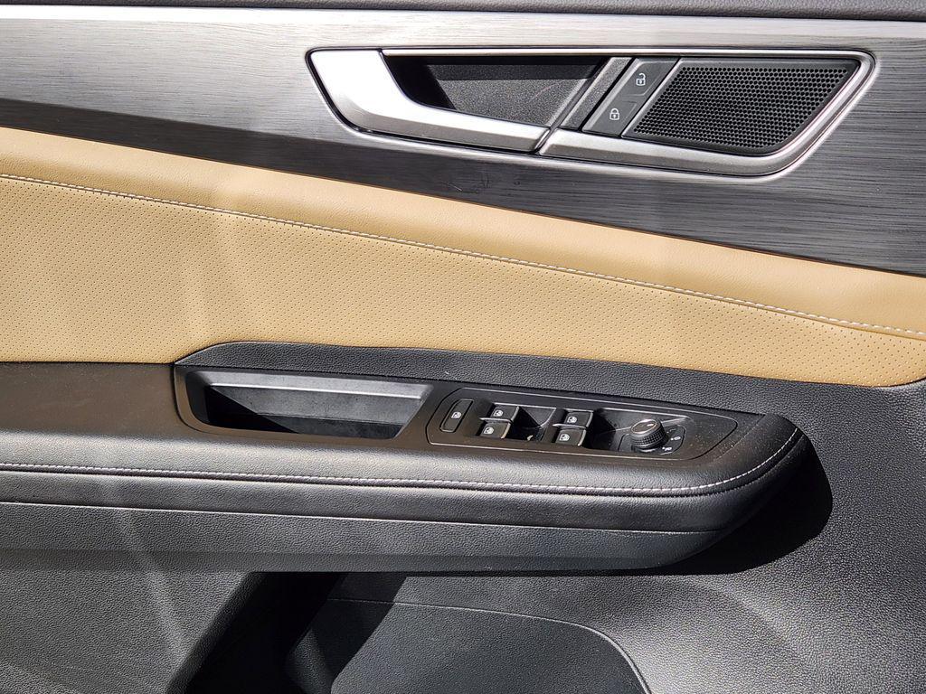 used 2025 Volkswagen Atlas Cross Sport car