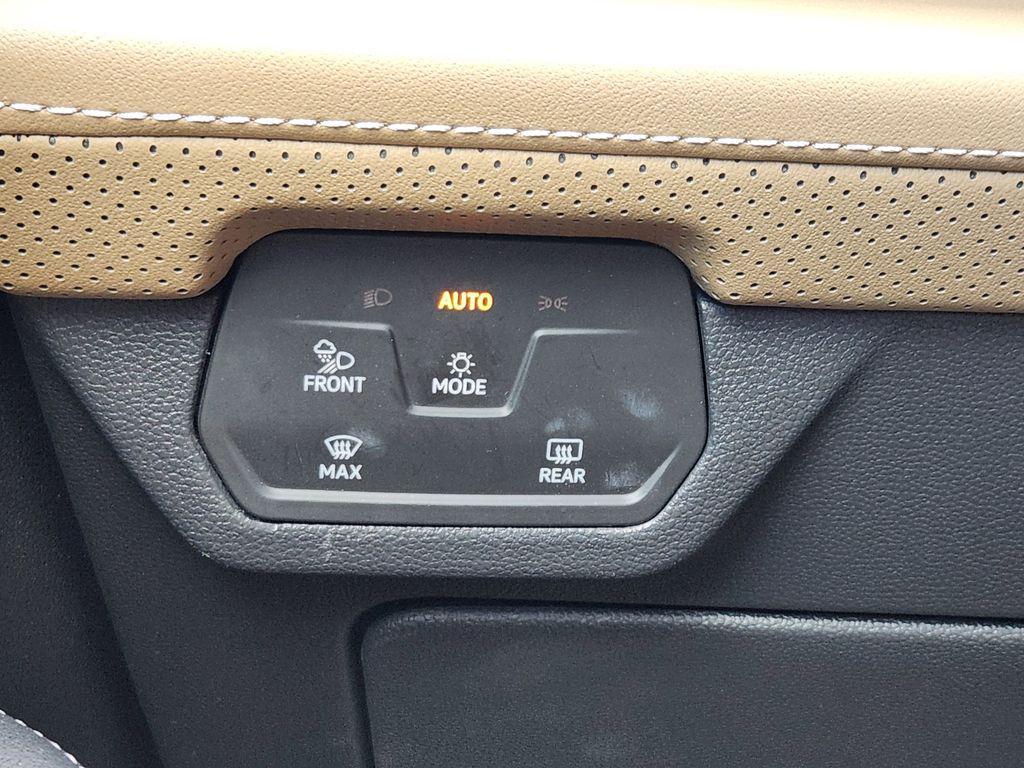 used 2025 Volkswagen Atlas Cross Sport car