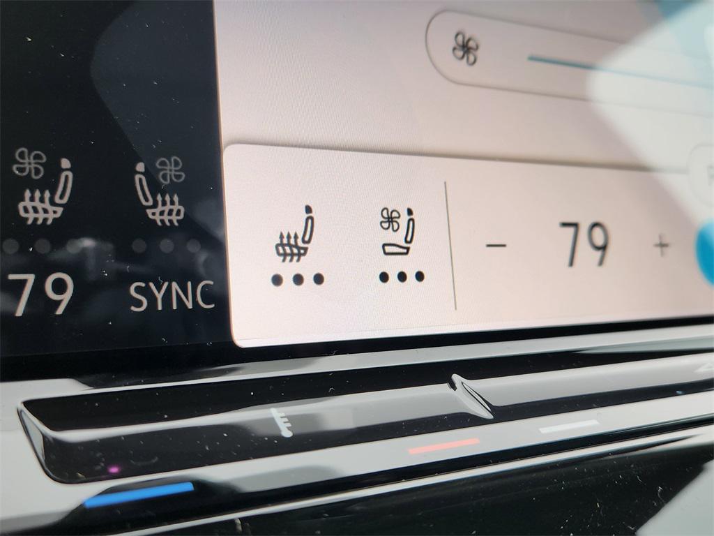 new 2025 Volkswagen Atlas car, priced at $53,314