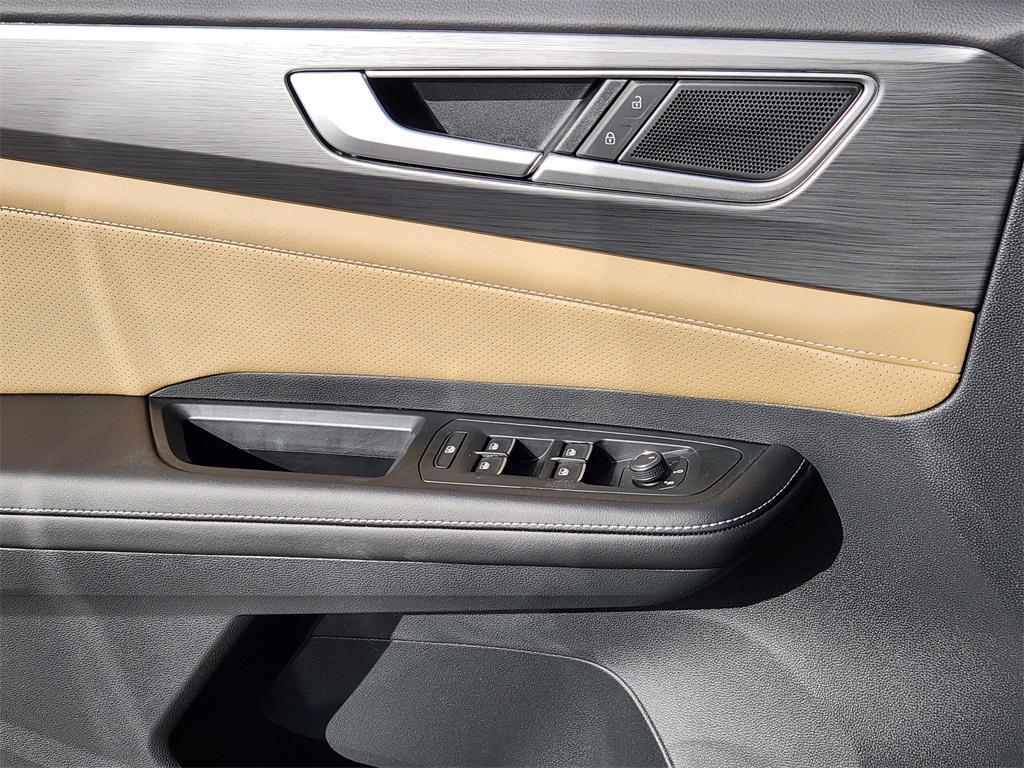 new 2026 Volkswagen Atlas Cross Sport car, priced at $41,276