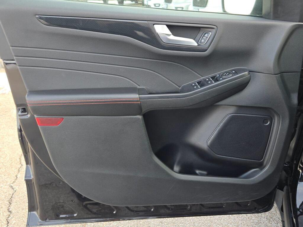 used 2025 Ford Escape car, priced at $25,566