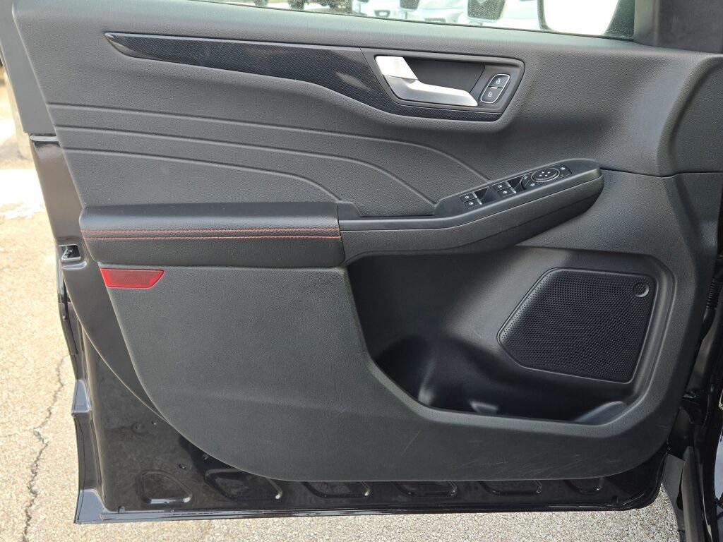 used 2025 Ford Escape car, priced at $25,566