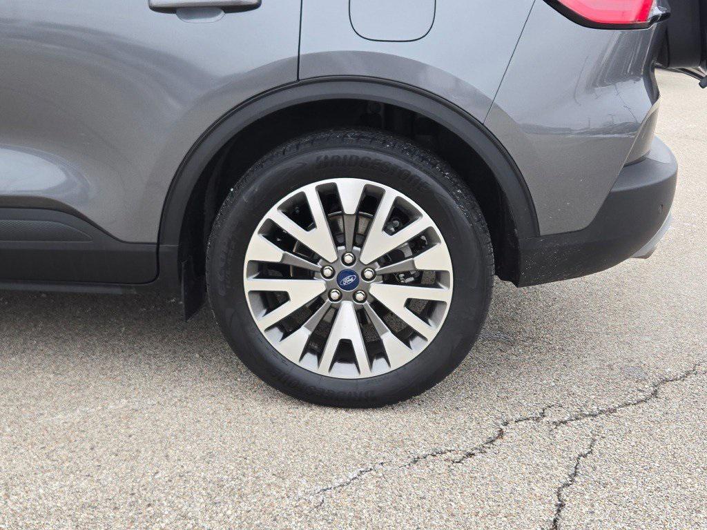 used 2022 Ford Escape car, priced at $24,305
