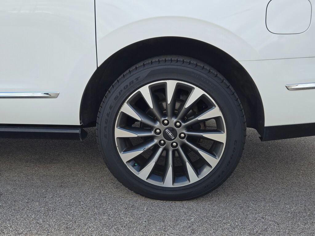 used 2021 Lincoln Navigator car, priced at $46,295