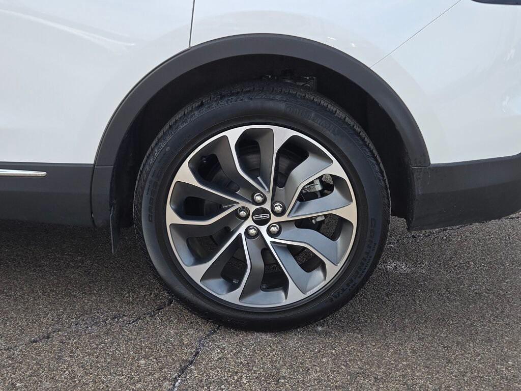 used 2022 Lincoln Nautilus car, priced at $35,453