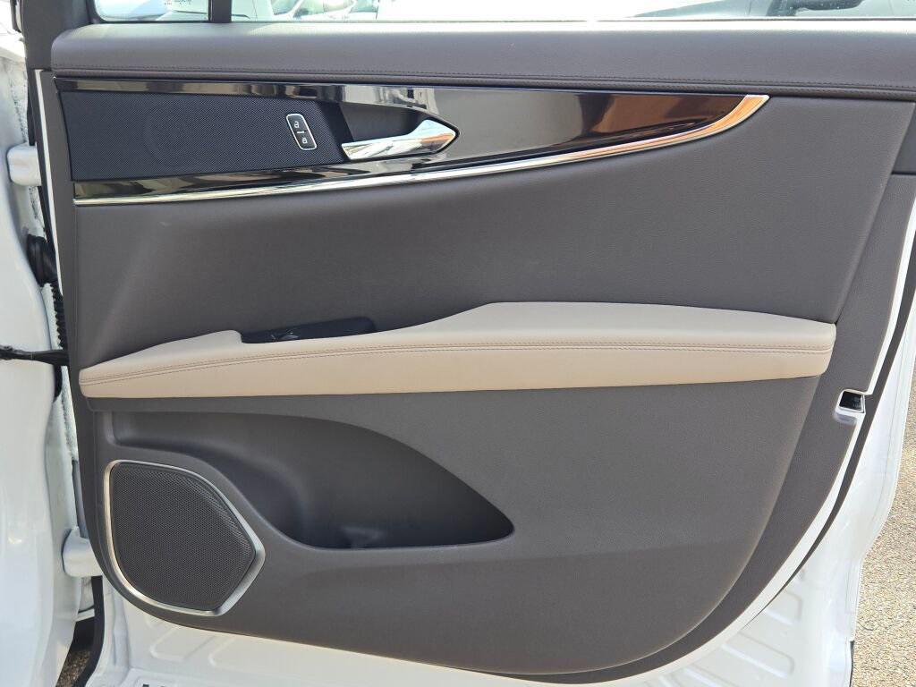 used 2022 Lincoln Nautilus car, priced at $35,453