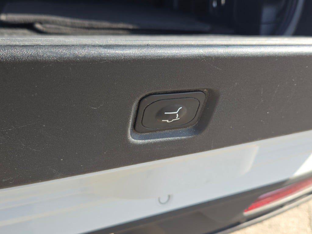 used 2025 Ford Expedition car, priced at $58,395