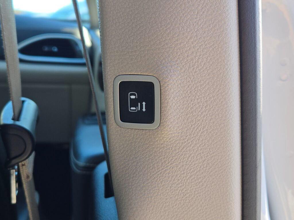 used 2024 Chrysler Pacifica car, priced at $32,995