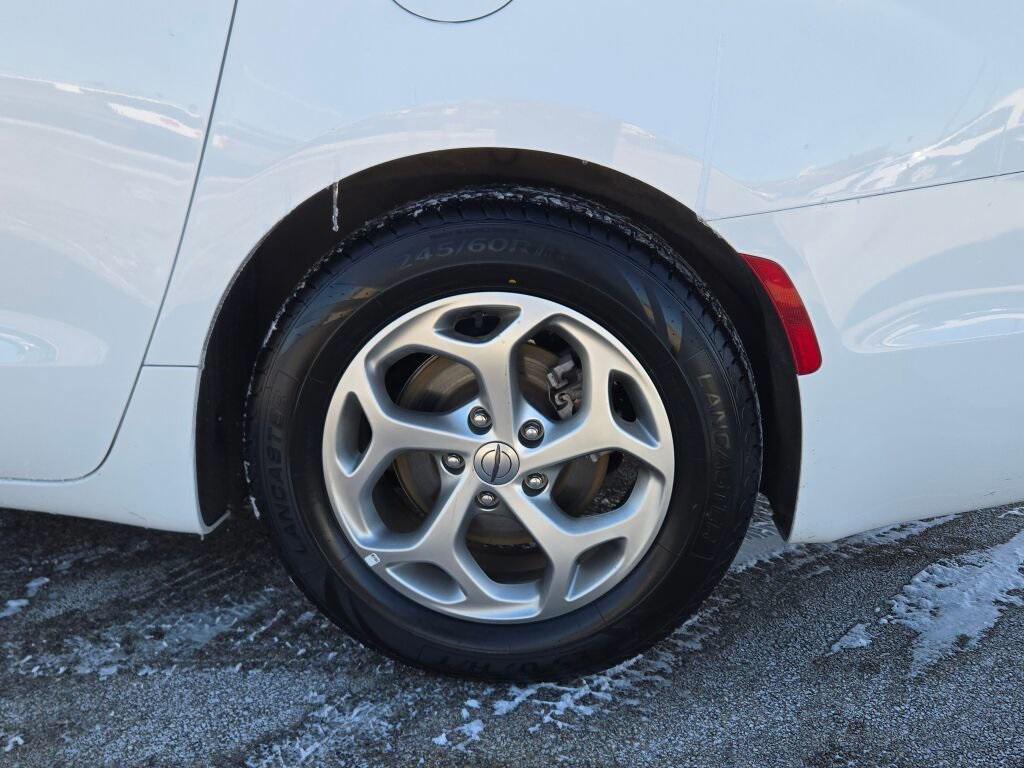 used 2024 Chrysler Pacifica car, priced at $32,995