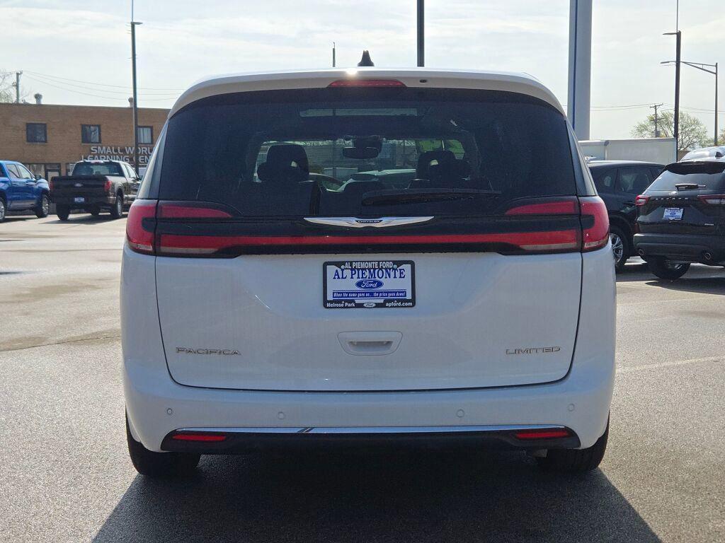used 2024 Chrysler Pacifica car, priced at $31,007