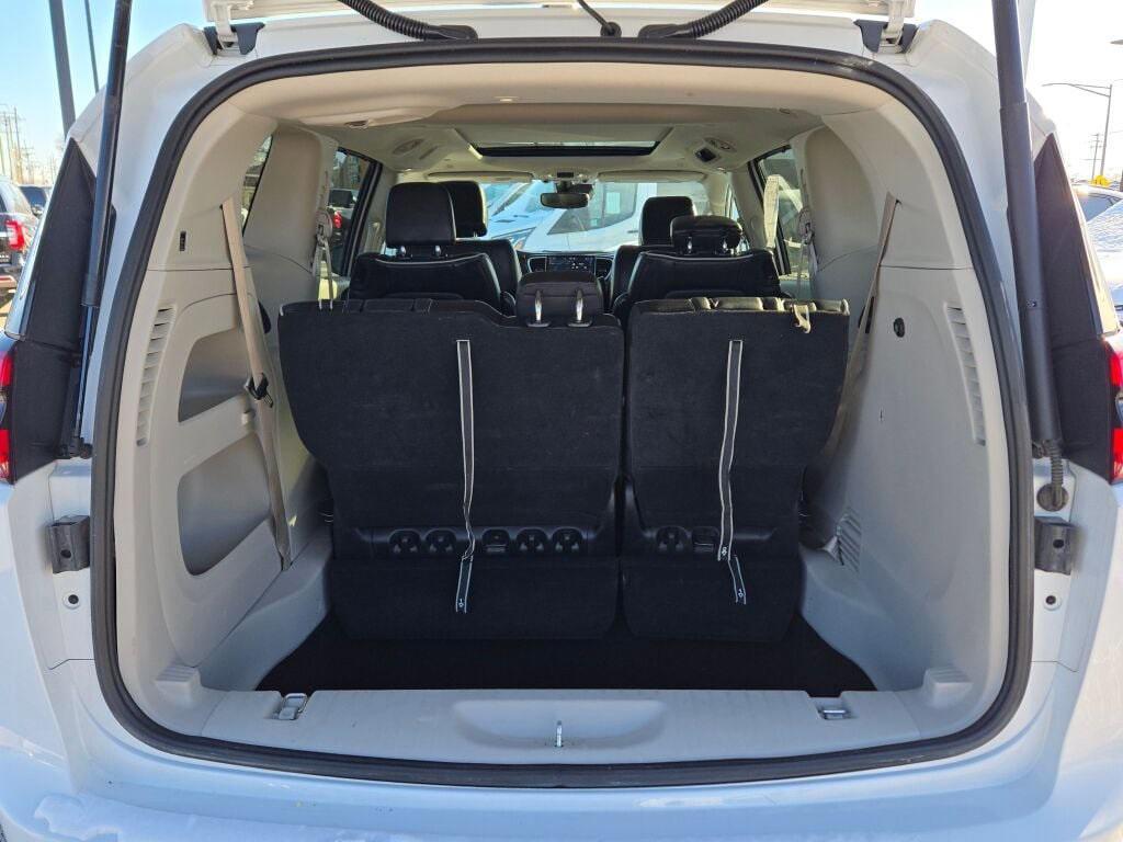 used 2024 Chrysler Pacifica car, priced at $31,672