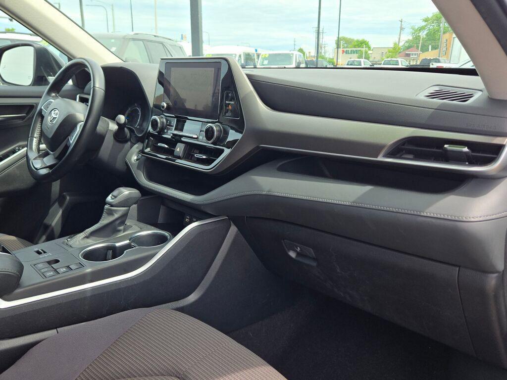 used 2023 Toyota Highlander Hybrid car, priced at $34,007
