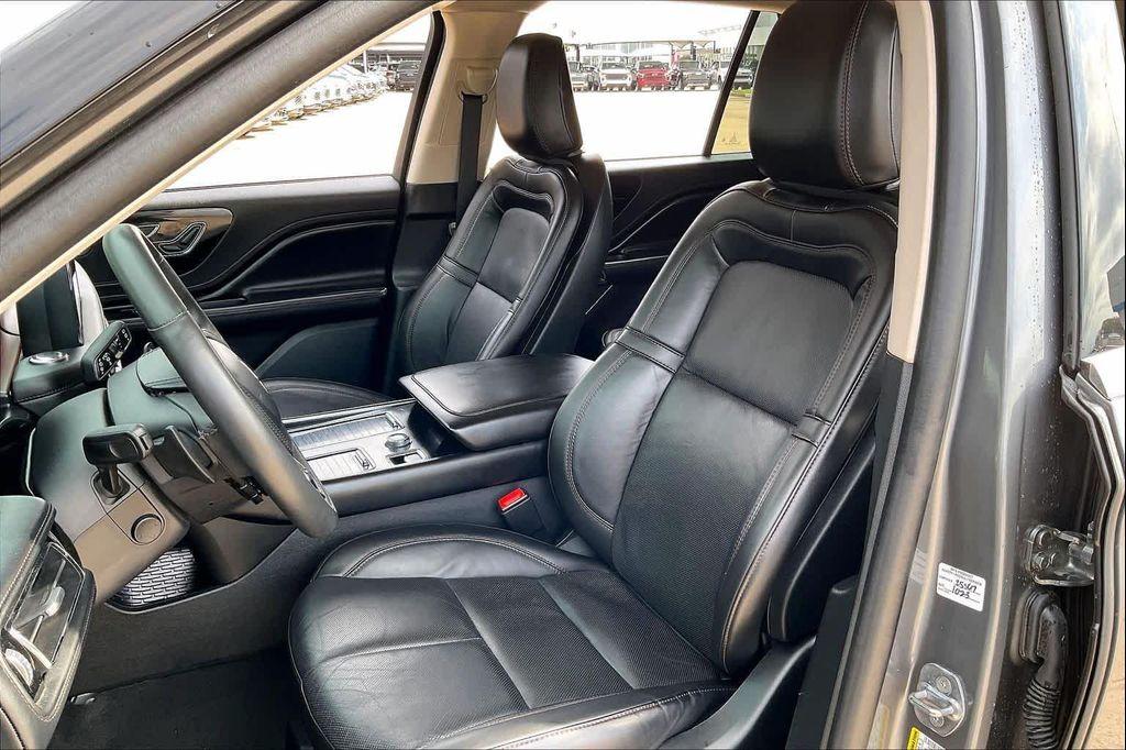 used 2024 Lincoln Aviator car, priced at $49,472
