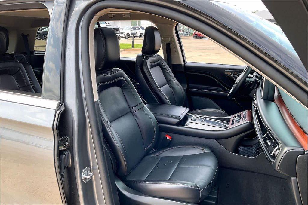 used 2024 Lincoln Aviator car, priced at $49,472