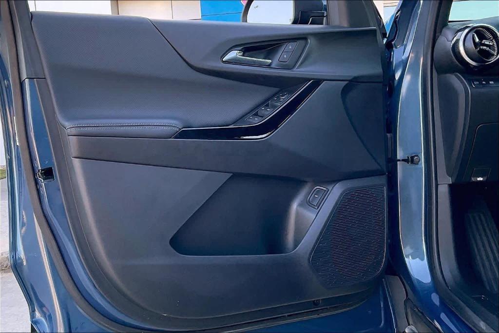 used 2025 Chevrolet Equinox car, priced at $24,989