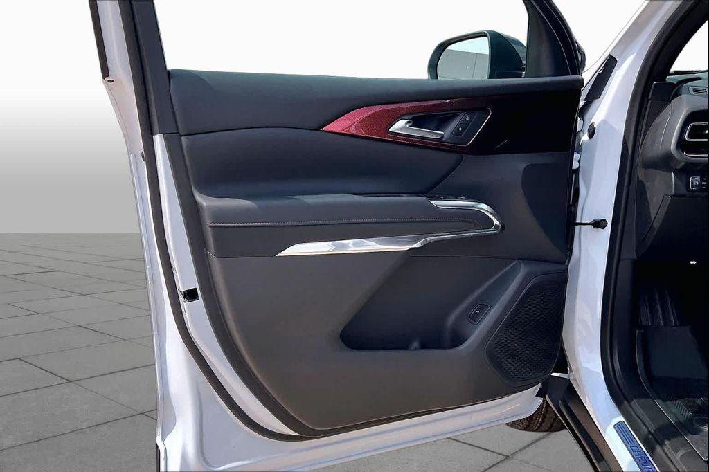 new 2026 Chevrolet Traverse car, priced at $52,890