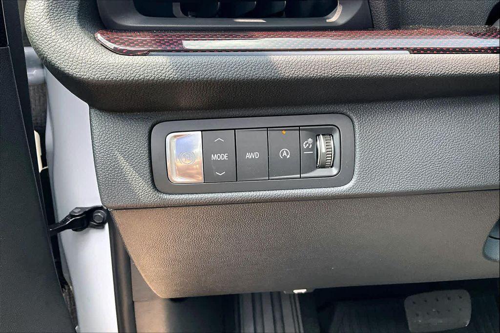 new 2026 Chevrolet Traverse car, priced at $52,890