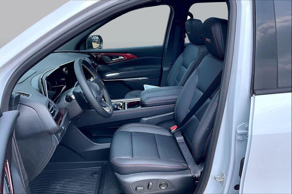 new 2026 Chevrolet Traverse car, priced at $52,890