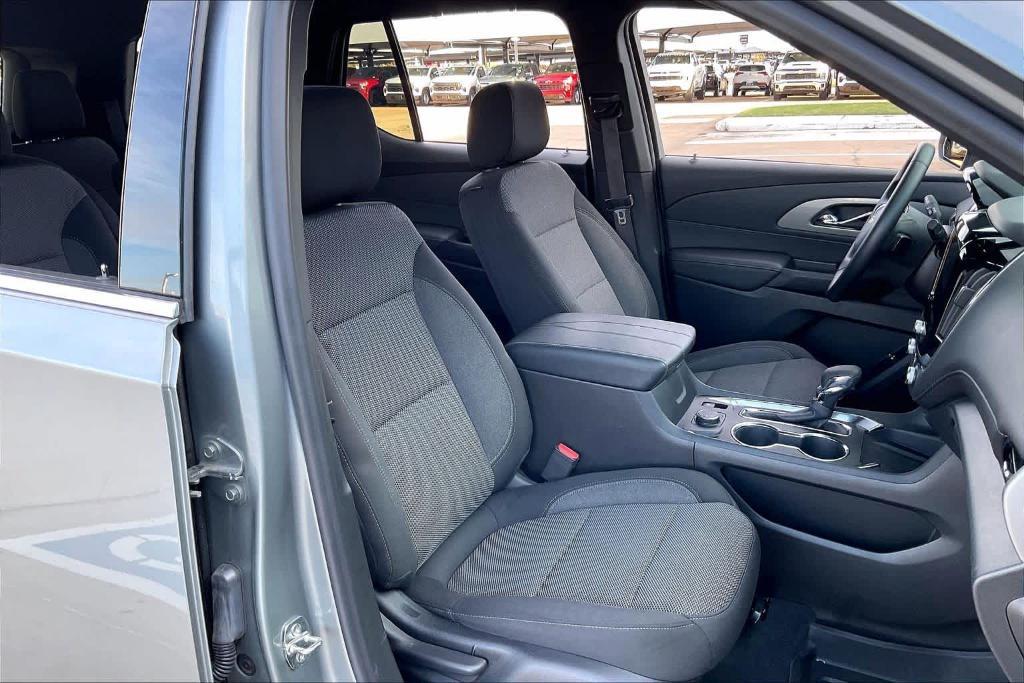 used 2023 Chevrolet Traverse car, priced at $31,282