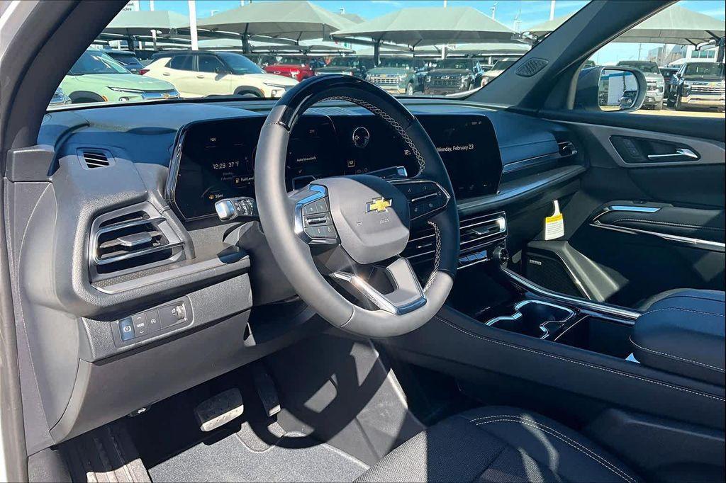 new 2026 Chevrolet Traverse car, priced at $47,605