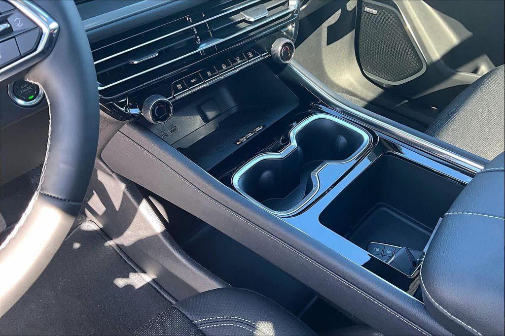 new 2026 Chevrolet Traverse car, priced at $47,605
