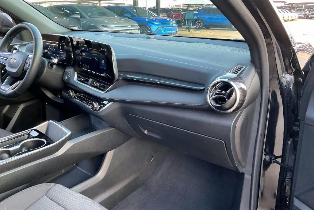 used 2025 Chevrolet Equinox car, priced at $24,993