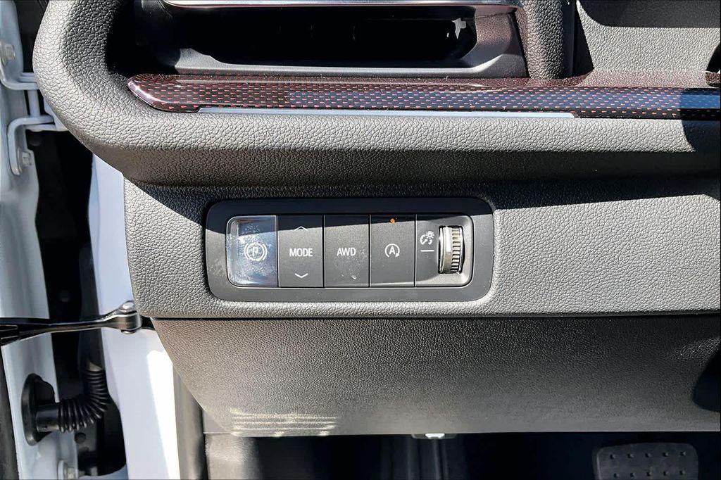 new 2026 Chevrolet Traverse car, priced at $56,399