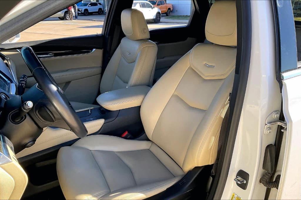 used 2017 Cadillac XT5 car, priced at $11,777