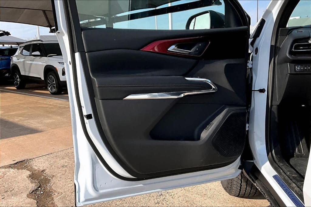 new 2026 Chevrolet Traverse car, priced at $51,365