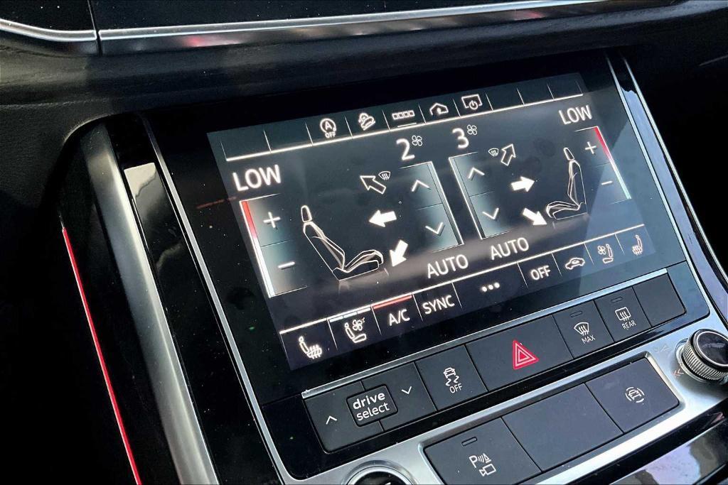 2022 Florett Silver Metallic Audi Q8